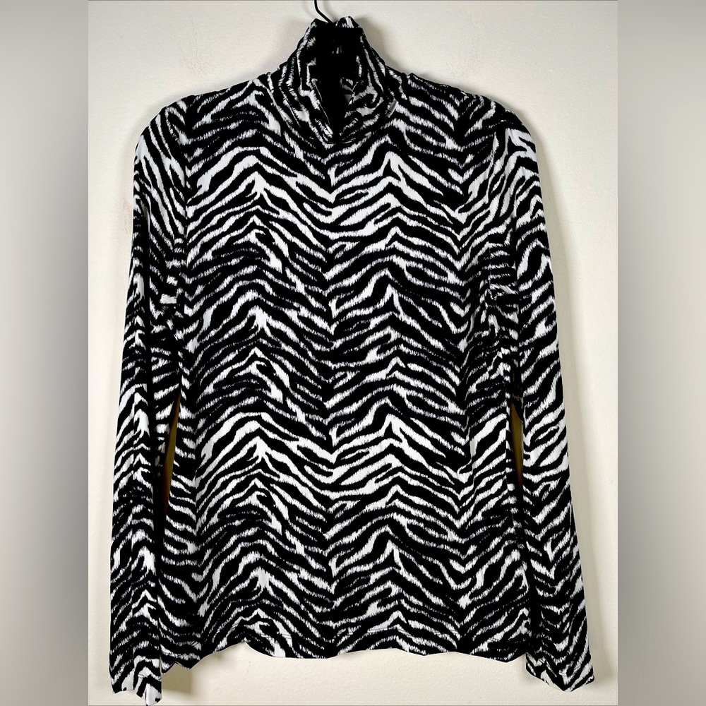 St John knits lightweight turtleneck zebra print size S from Spring 2022